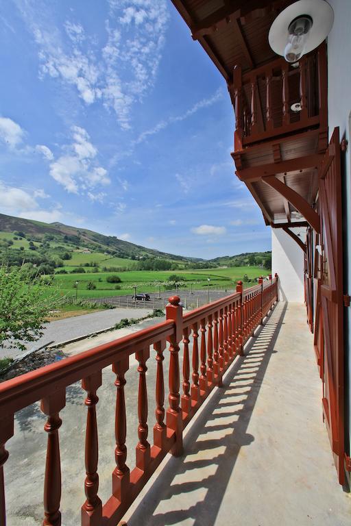 Hotel Agian Itxassou Exterior foto